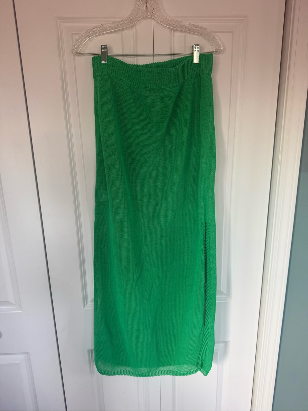 Knit mesh Midi Skirt in Vibrant Green